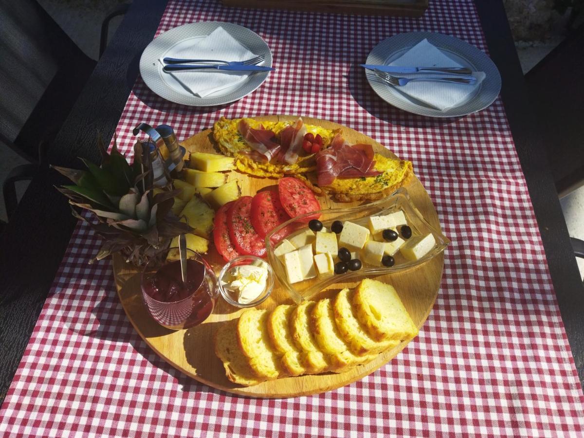 Mare Bed & Breakfast Vrlika Eksteriør bilde